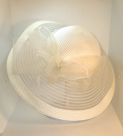 Fadiva, Widebrim hat, cream color with large bow. Beautiful and elegant.